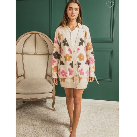 Retro Flower Power Cozy Cream Knit Cardigan - Picture 2 of 9